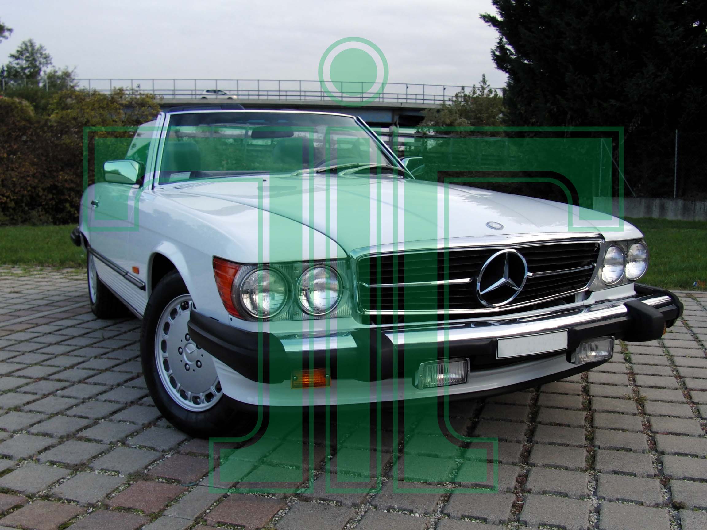 Mercedes-Benz 560SL